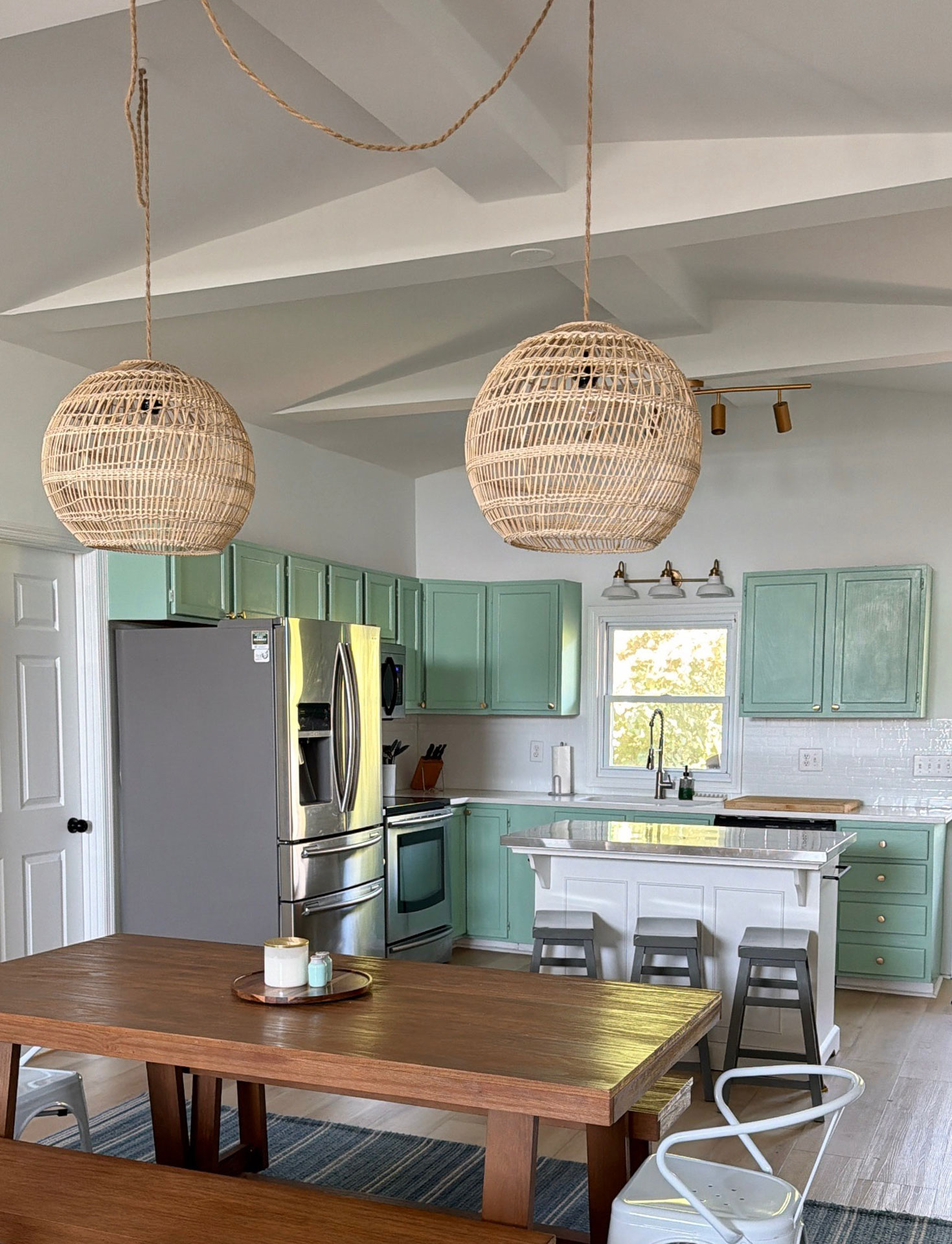 Casa Palmera Beach living room and kitchen